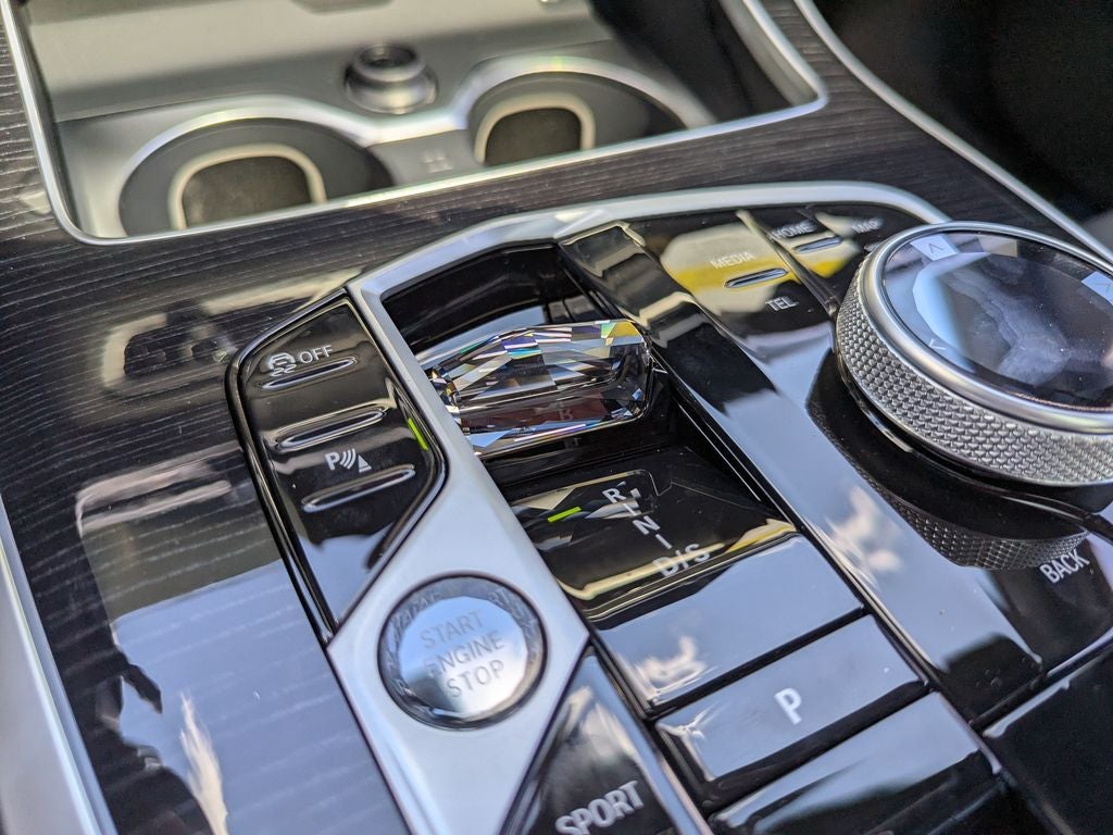 2027 BMW X7 M60i