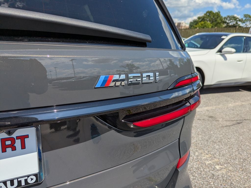 2027 BMW X7 M60i