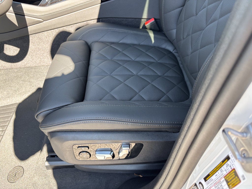 2027 BMW X6 xDrive40i