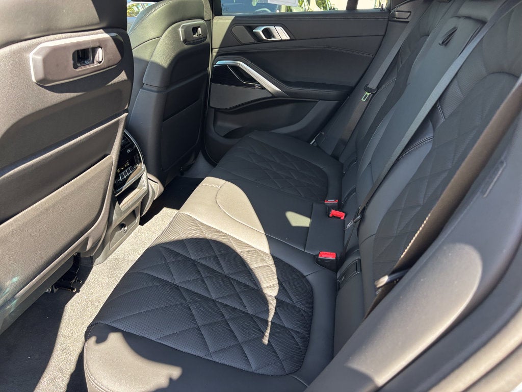 2027 BMW X6 xDrive40i
