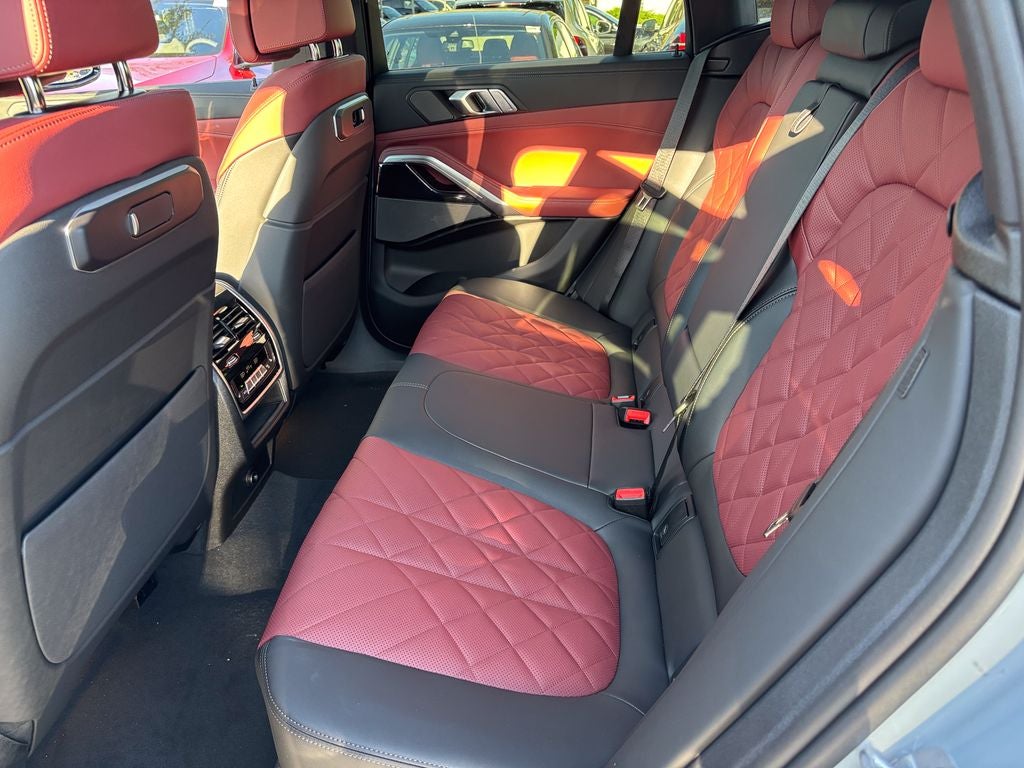 2027 BMW X6 xDrive40i