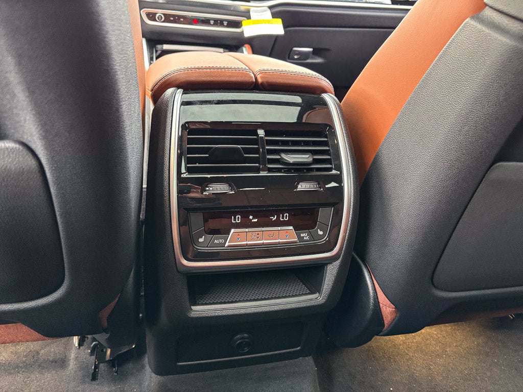 2027 BMW X6 xDrive40i