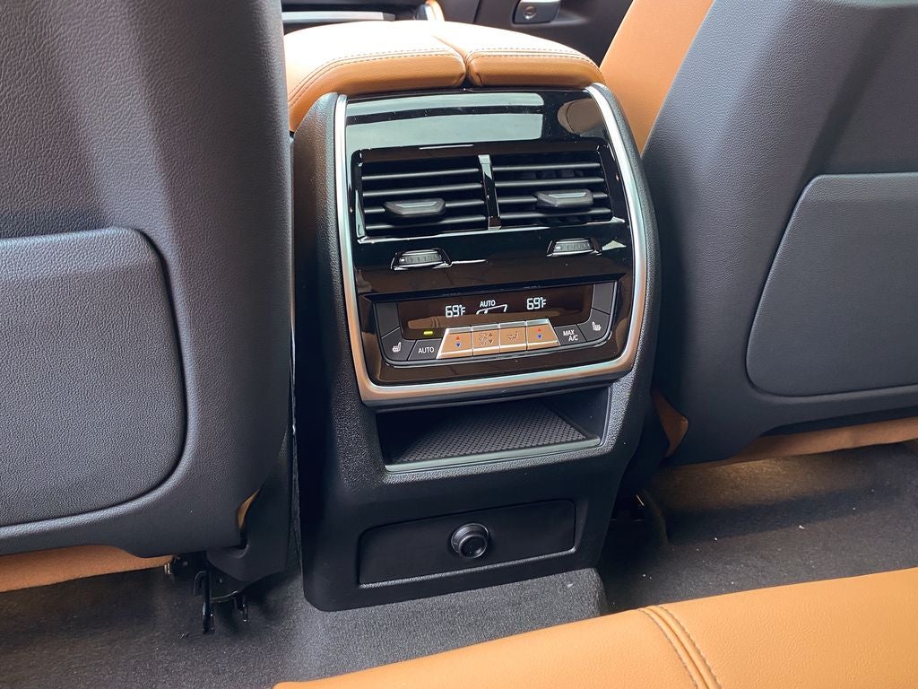 2027 BMW X6 xDrive40i