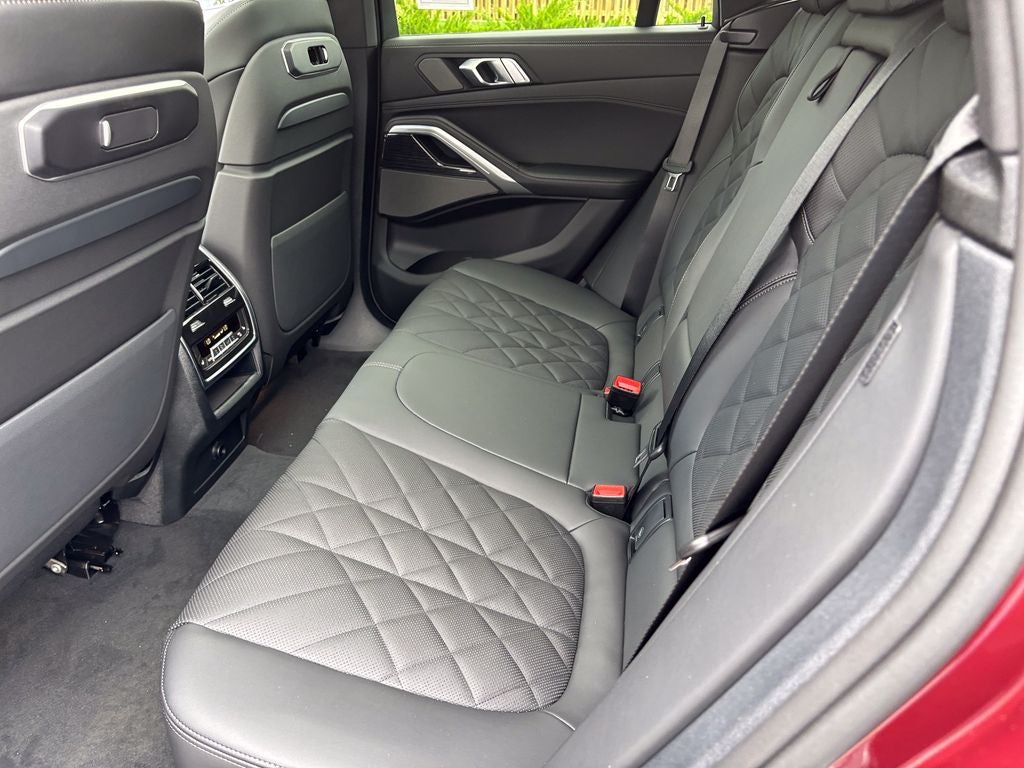 2027 BMW X6 xDrive40i
