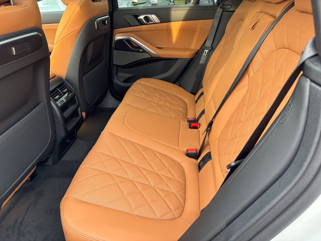 2027 BMW X6 xDrive40i