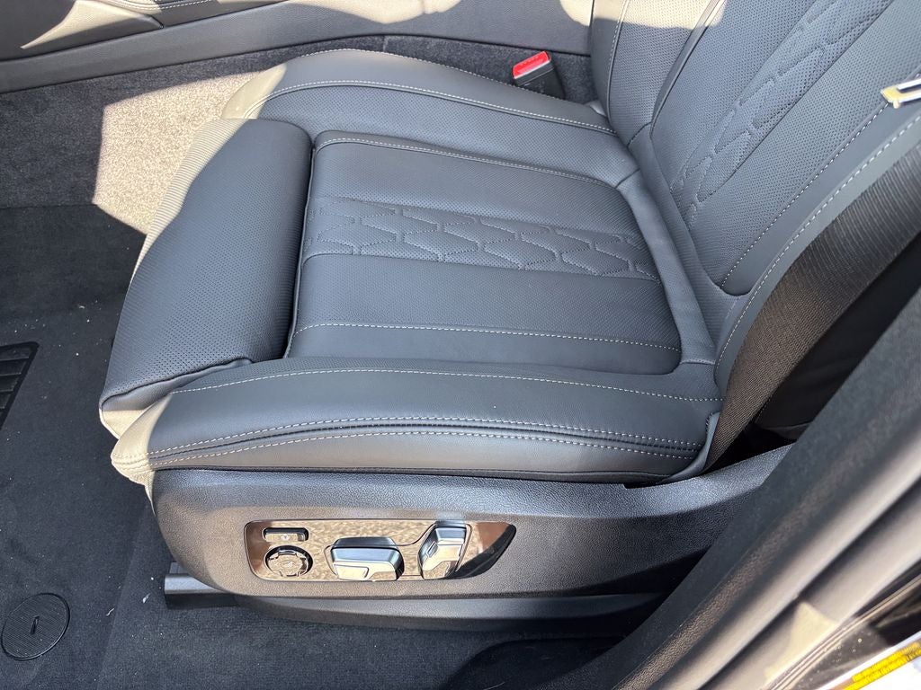 2027 BMW X6 xDrive40i