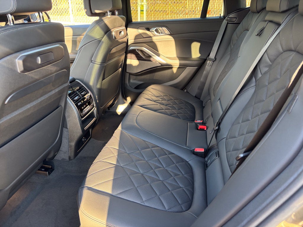 2027 BMW X6 xDrive40i