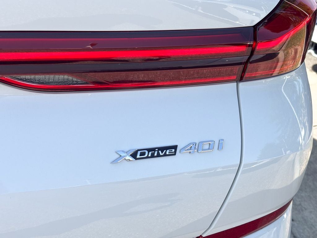 2027 BMW X6 xDrive40i