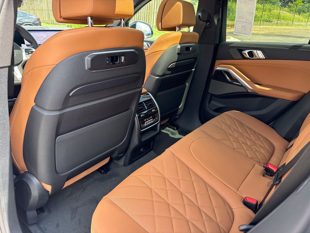 2027 BMW X6 xDrive40i