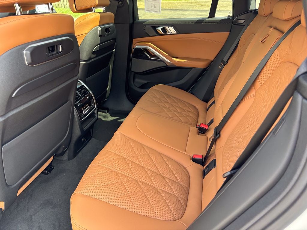 2027 BMW X6 xDrive40i