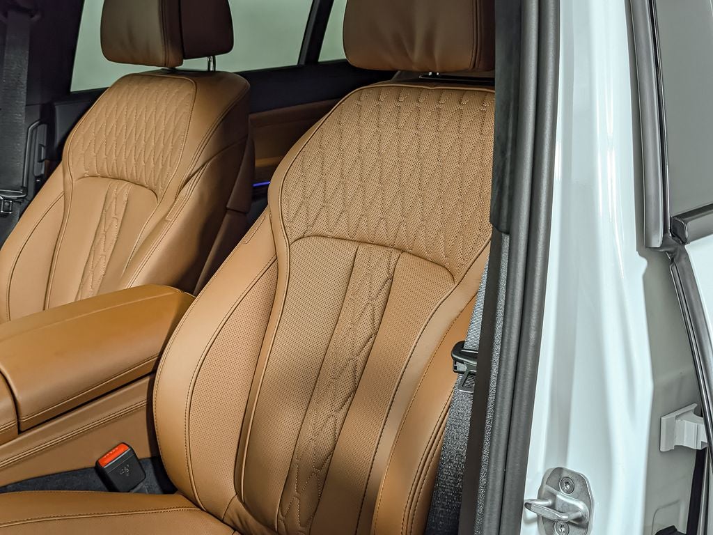 2026 BMW X7 ALPINA XB7