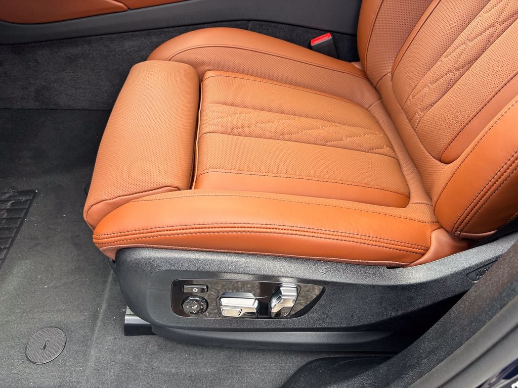 2027 BMW X6 M60i