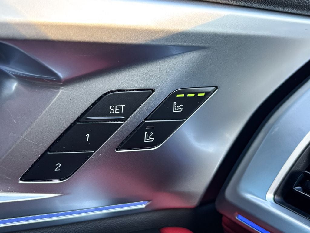 2026 BMW XM Base - Photo 13