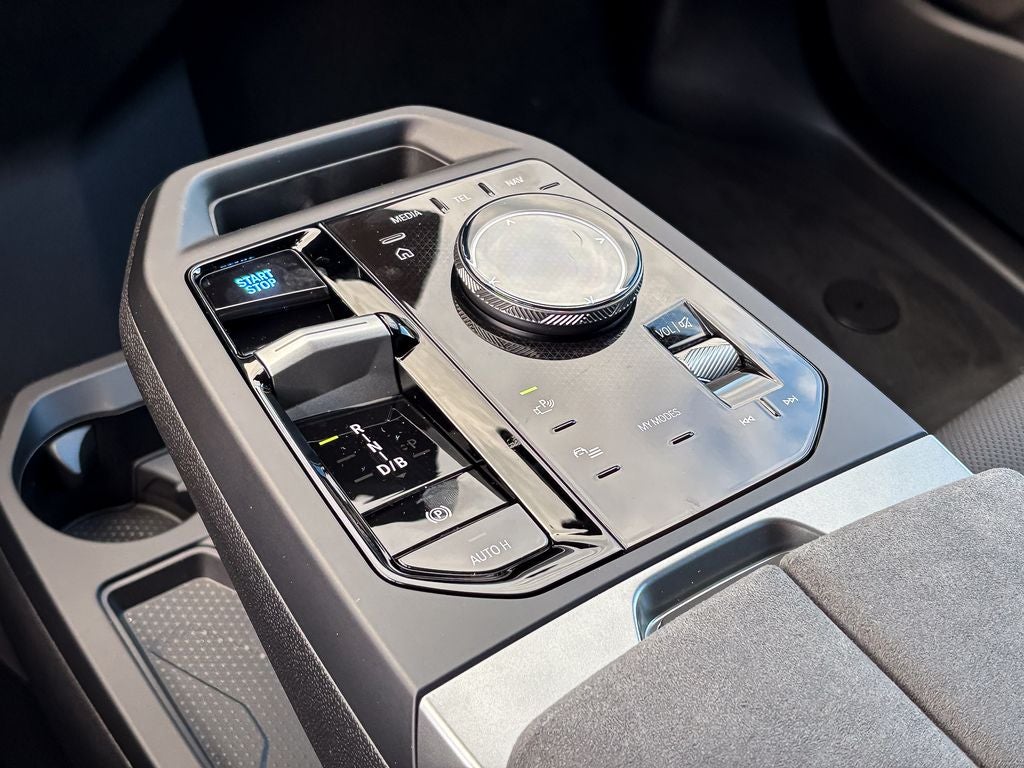2026 BMW iX xDrive45