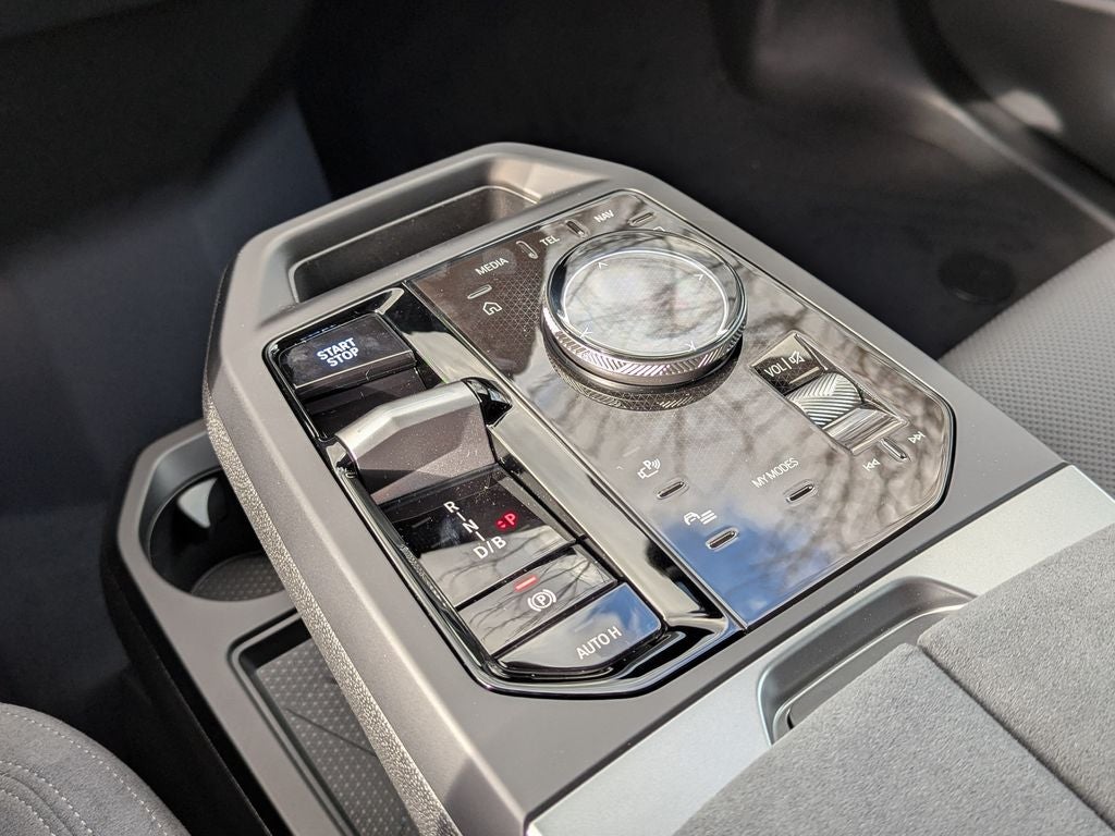 2026 BMW iX xDrive45