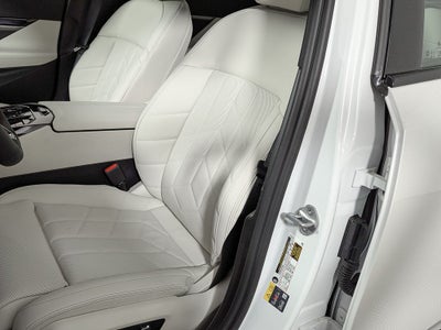 2027 BMW 550e 550e xDrive