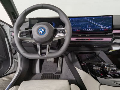 2027 BMW 550e 550e xDrive