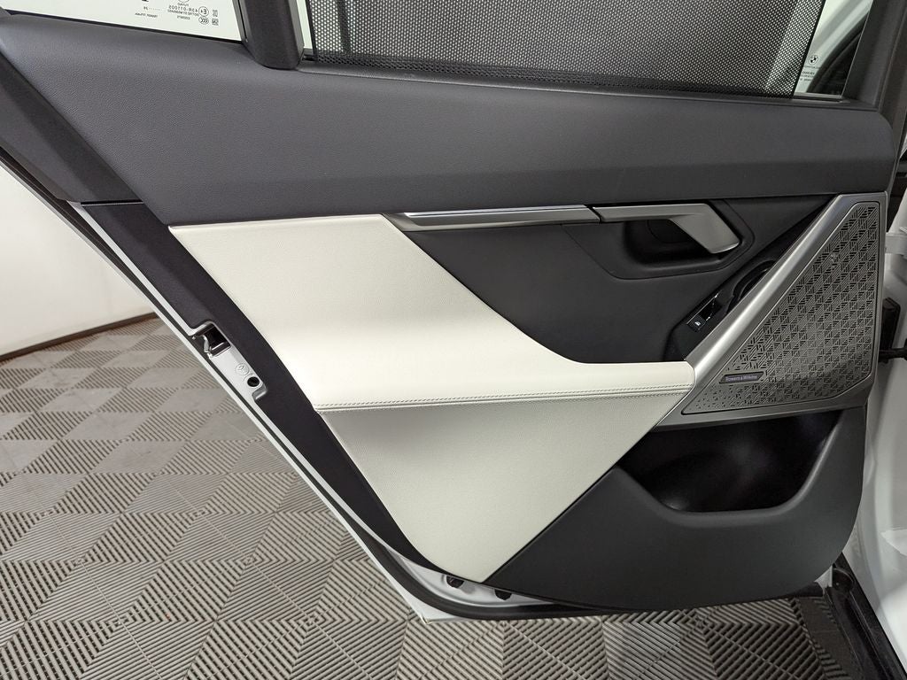 2027 BMW 550e 550e xDrive