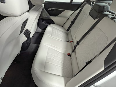 2027 BMW 550e 550e xDrive