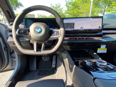 2027 BMW 550e 550e xDrive