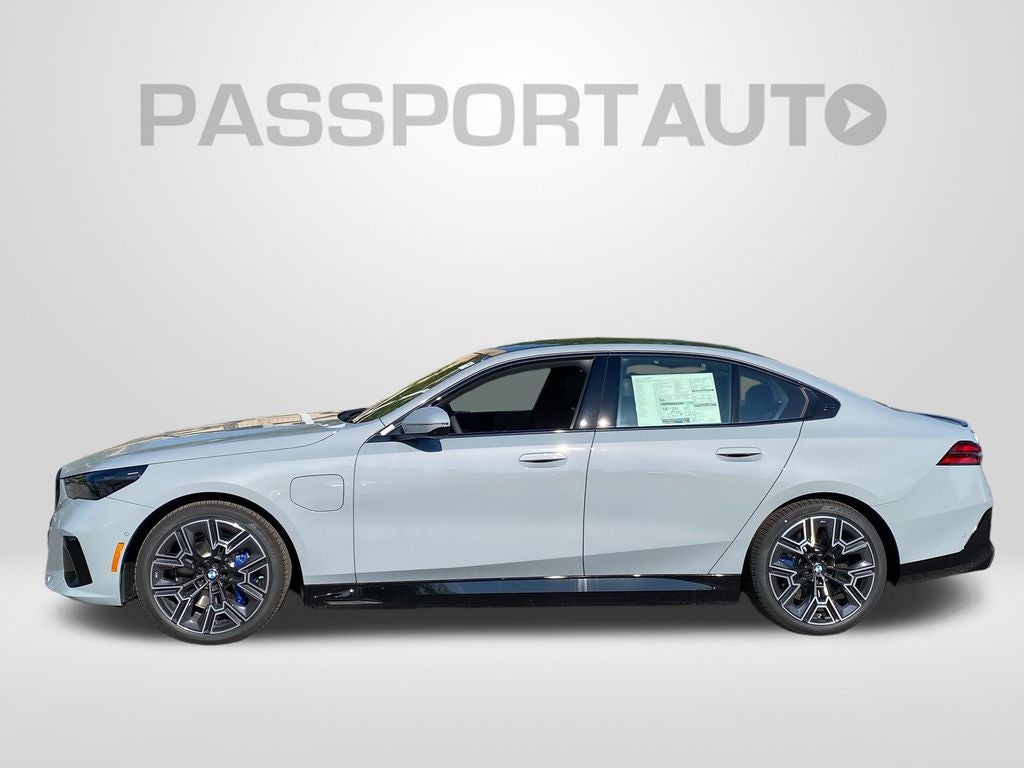 2027 BMW 550e 550e xDrive
