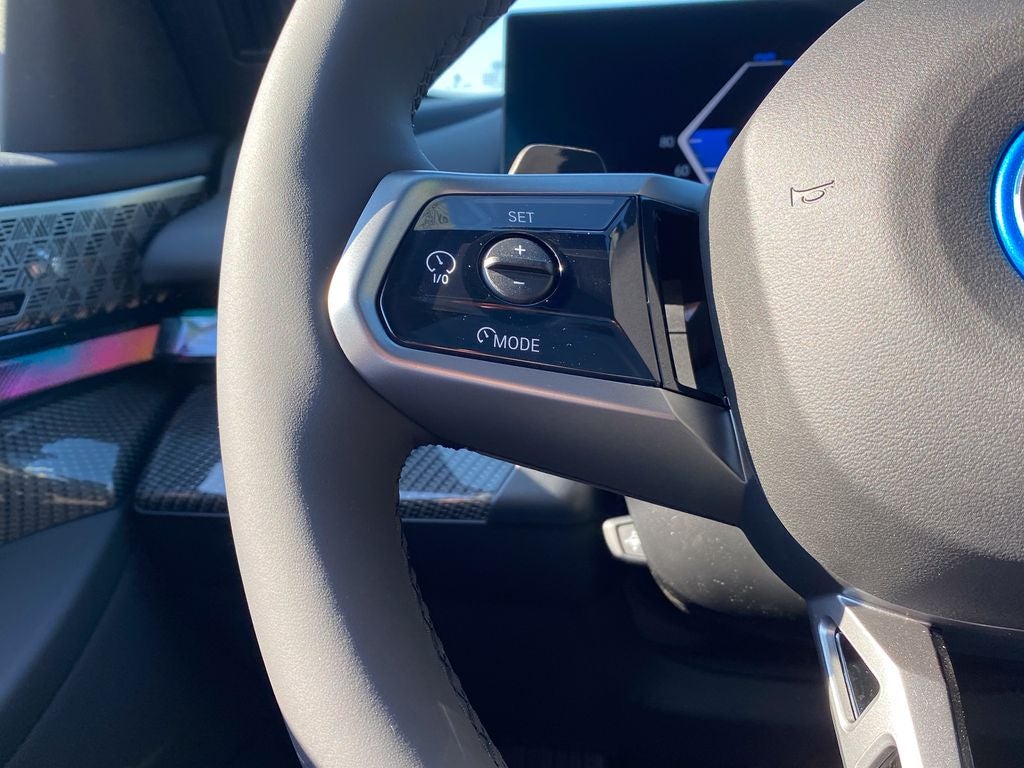 2027 BMW 550e 550e xDrive