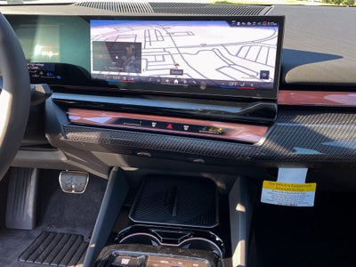 2027 BMW 550e 550e xDrive