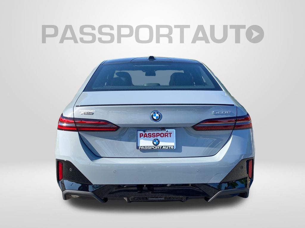 2027 BMW 550e 550e xDrive