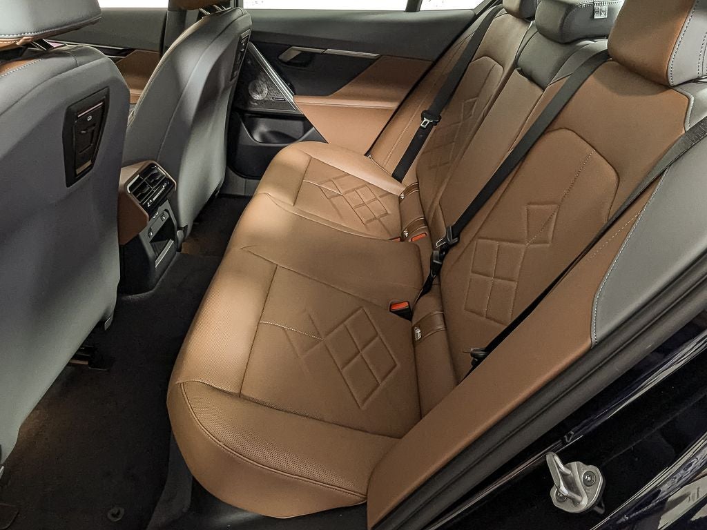 2026 BMW 5 Series 550e xDrive