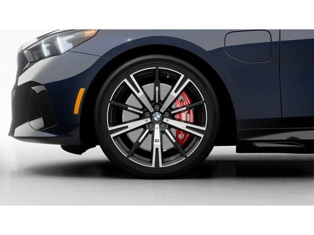 2027 BMW 550e Base