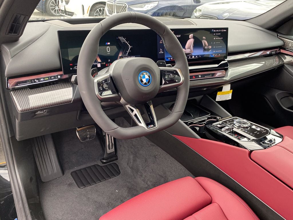 2027 BMW 550e Base