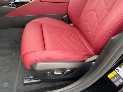 2027 BMW 550e Base