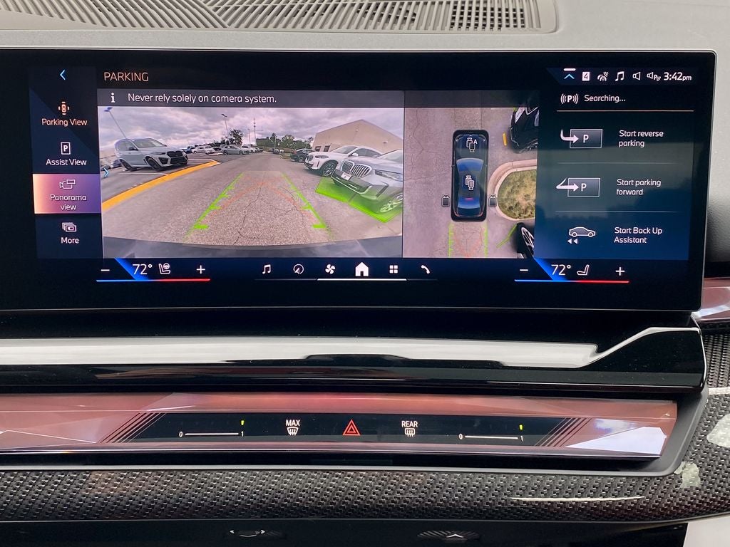 2027 BMW 550e Base