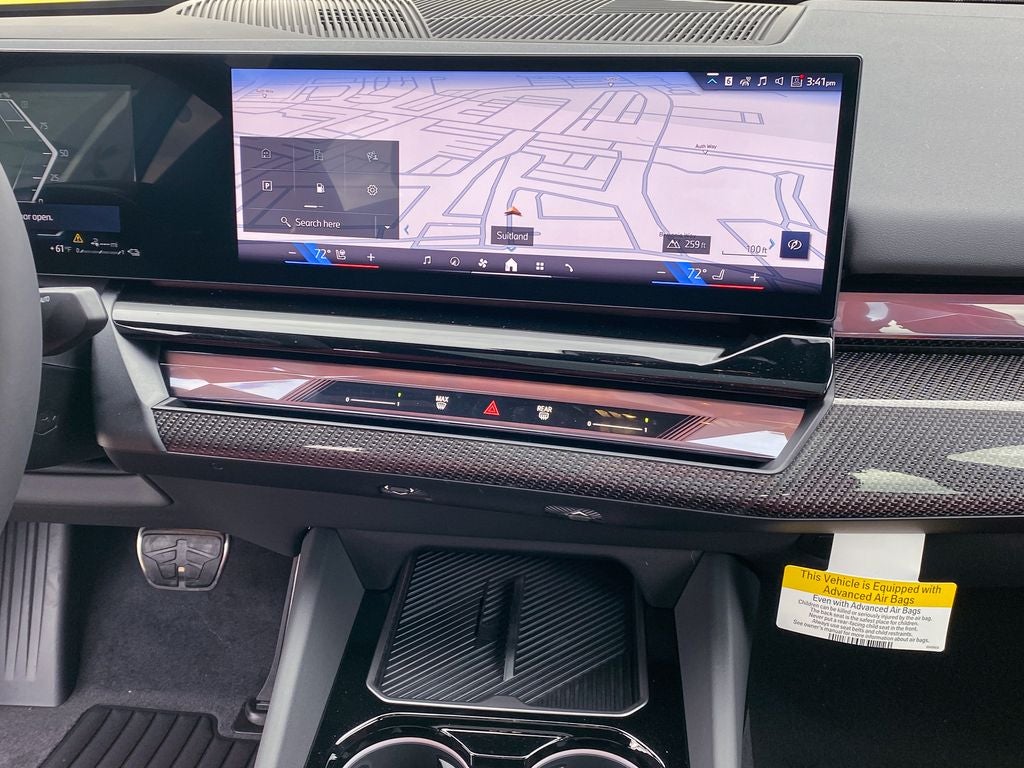2027 BMW 550e Base