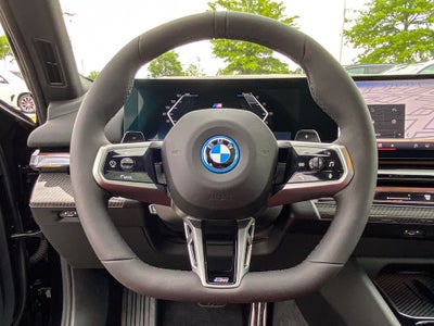 2027 BMW 550e Base