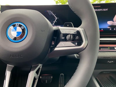 2027 BMW 550e Base