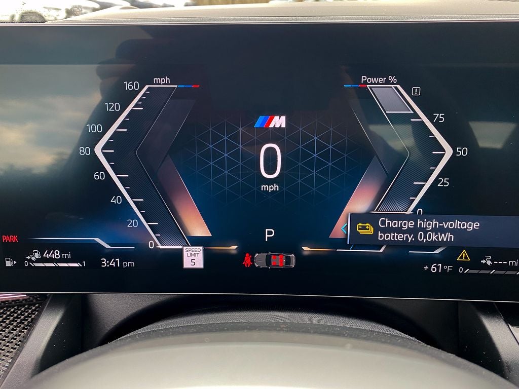 2027 BMW 550e Base