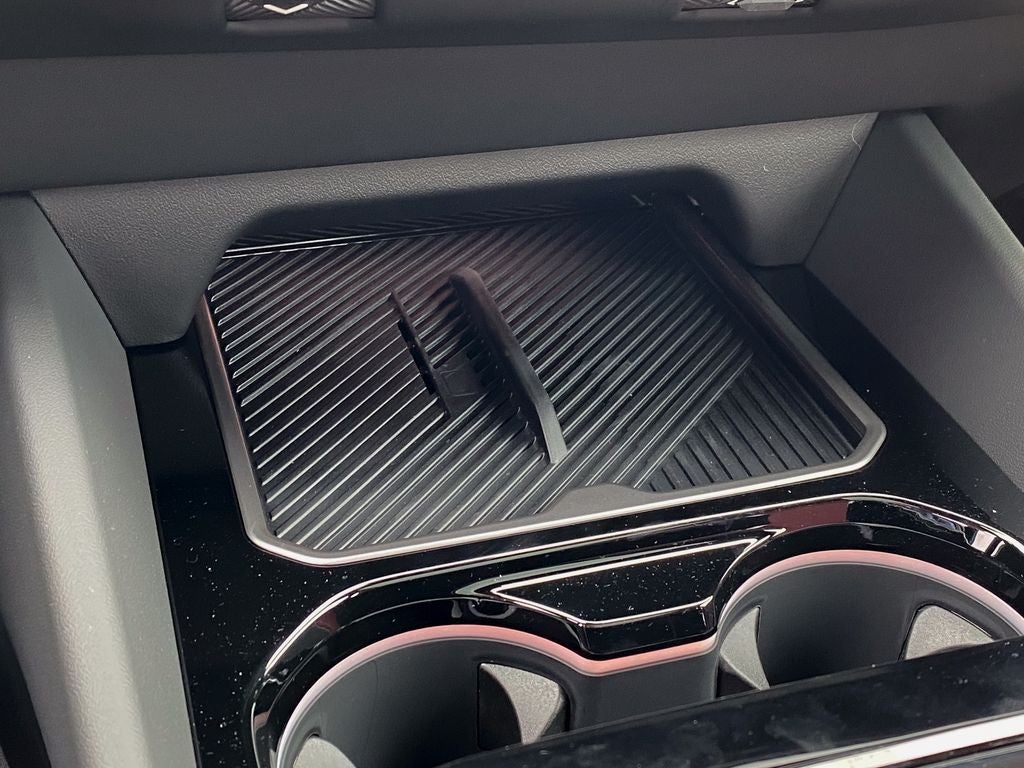 2027 BMW 550e Base
