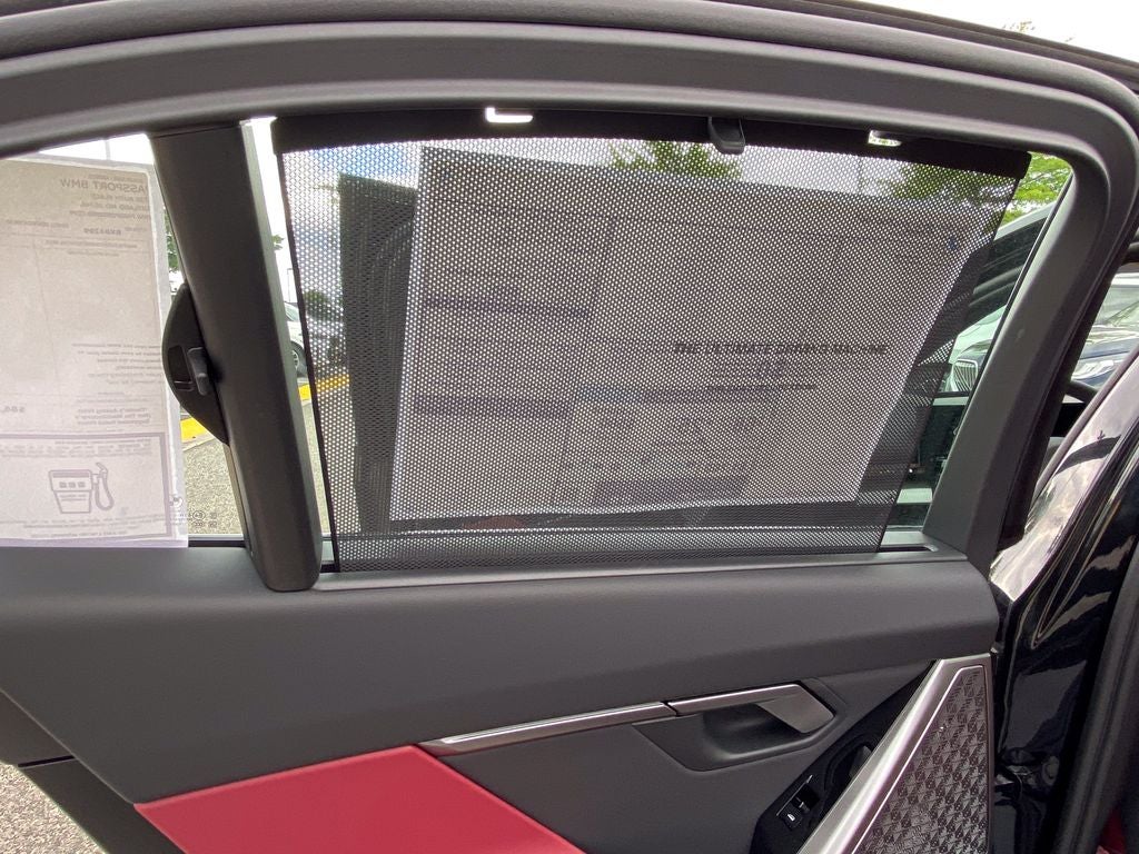 2027 BMW 550e Base