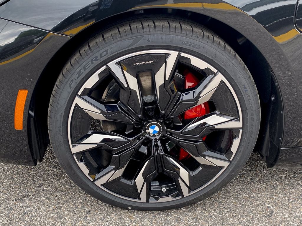 2027 BMW 550e Base