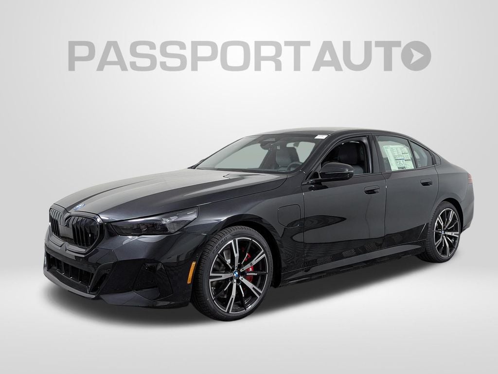 2027 BMW 550e Base