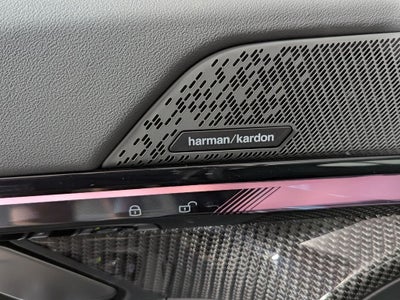 2027 BMW 550e Base