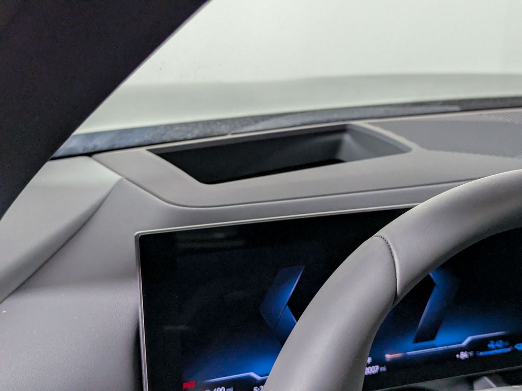 2027 BMW 550e Base
