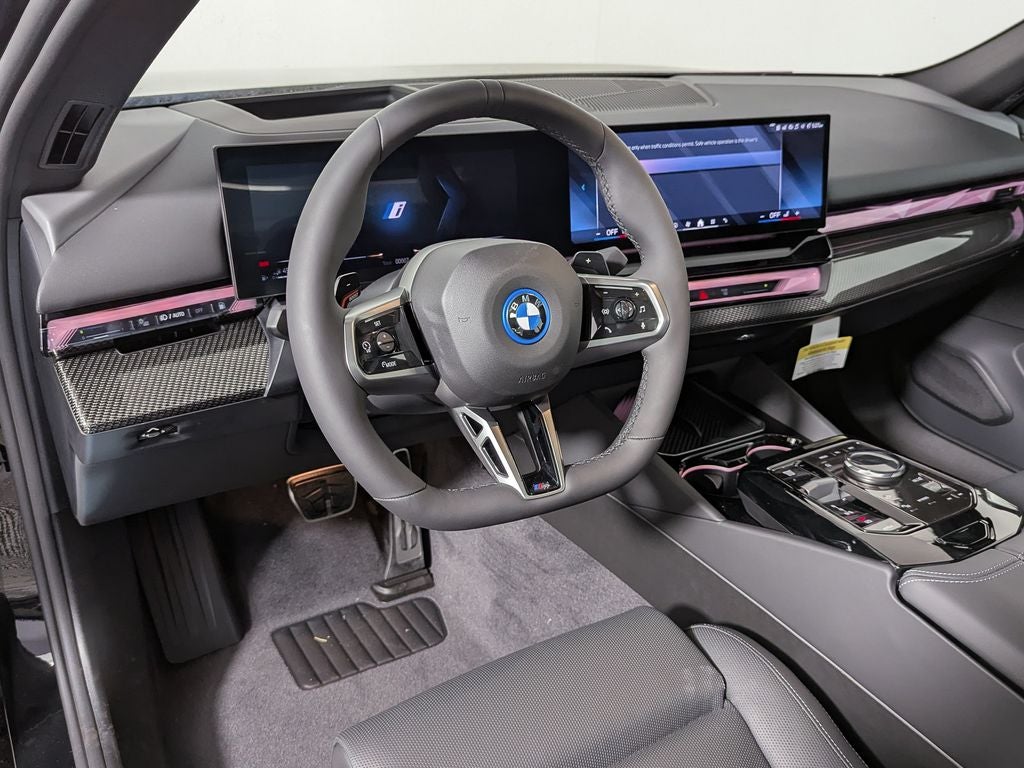 2027 BMW 550e Base