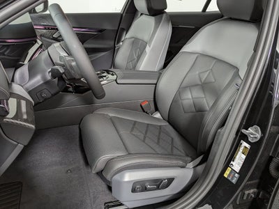 2027 BMW 550e Base