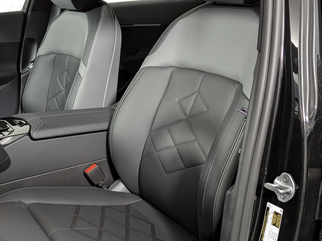 2027 BMW 550e Base