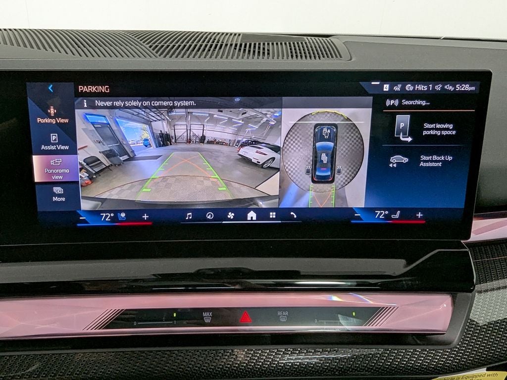 2027 BMW 550e Base