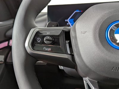 2027 BMW 550e Base