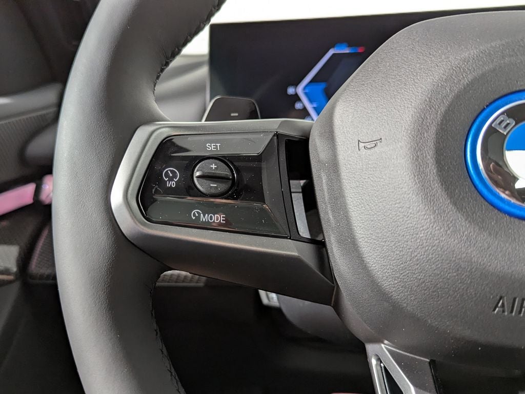 2027 BMW 550e Base
