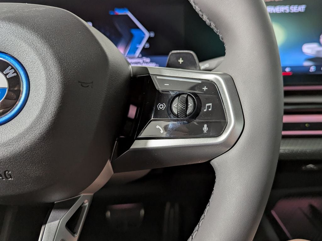 2027 BMW 550e Base